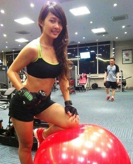 <em>越南</em>15岁拳击<em>妹</em>走红 兔女郎私照清新美艳-广西