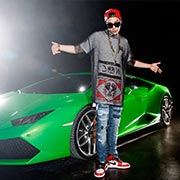 周汤豪新歌 身兼制片邀网红嫩模片场轰趴